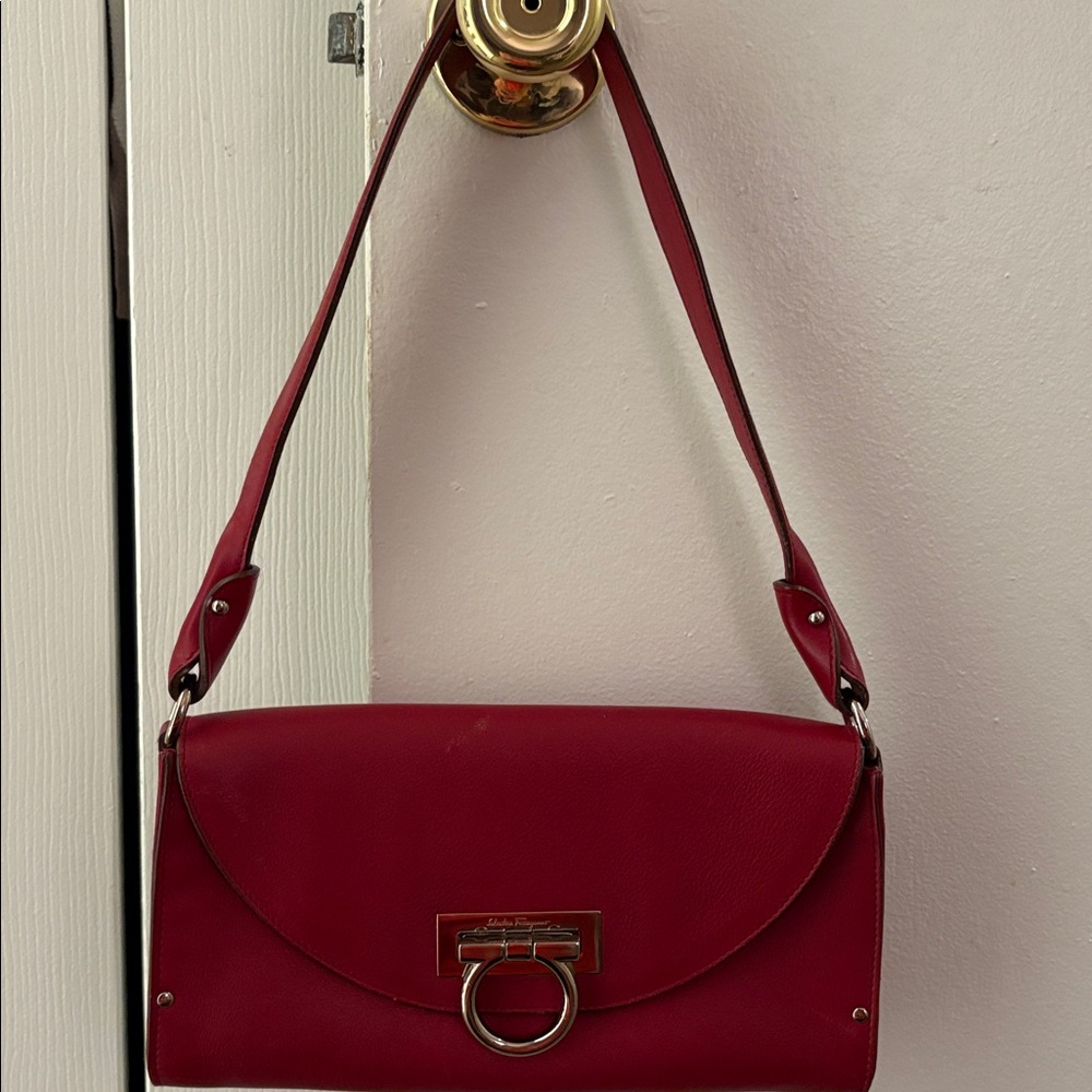 Salvatore Ferragamo Red Leather Shoulder Bag
